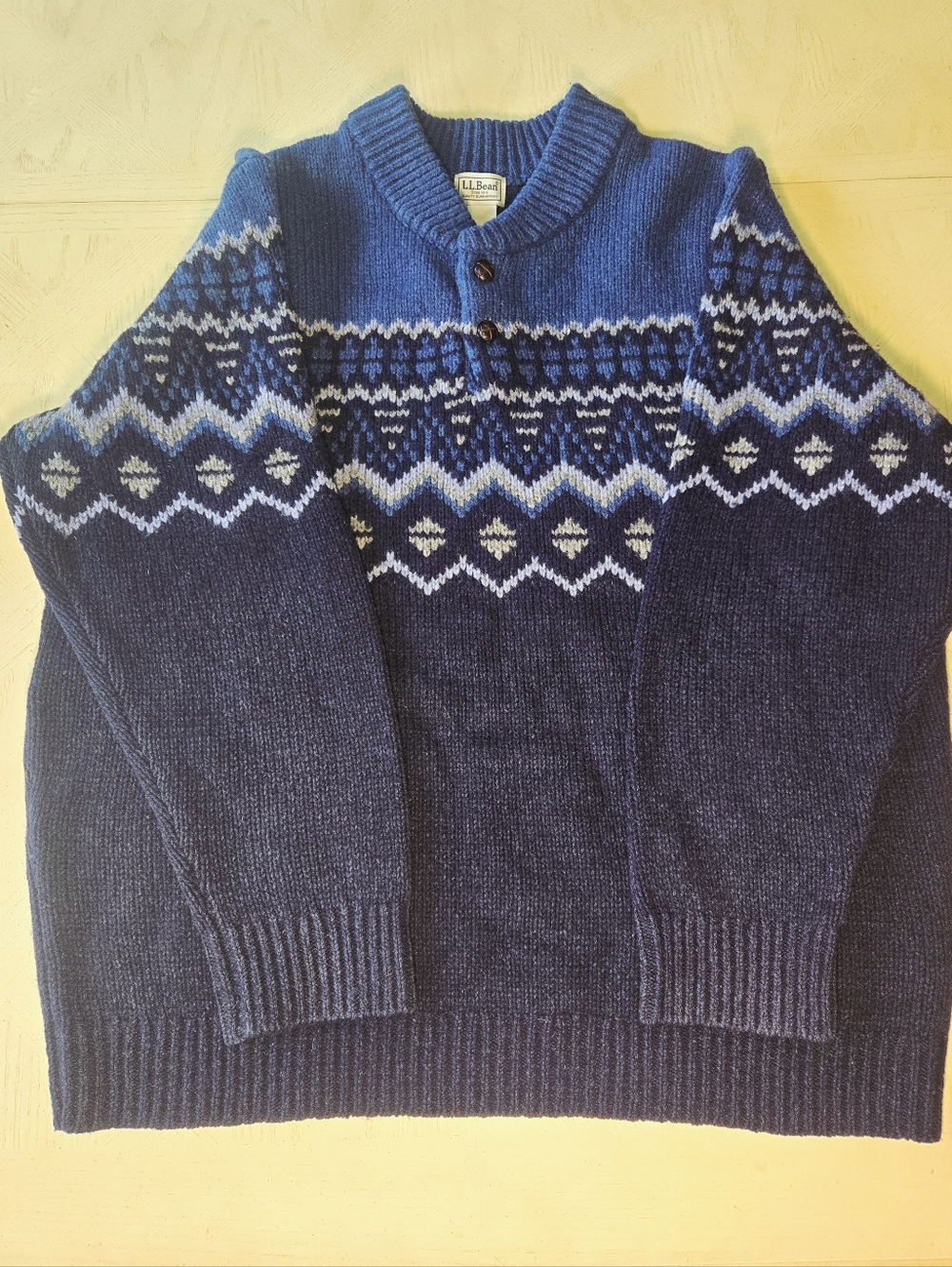 L.L. Bean 100% Lambs Wool Sweater Henley Men's XXL Reg Blue 2 Button Fair Isle